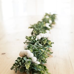 White Felt Pom Poms Garland, Christmas Decorative Garland for Mantle, Wool Pom Pom Garland Wool Ball Felt Bunting for Home Decor- 6ft length