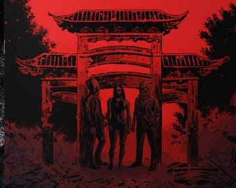 Può includere: Una copertina di fumetto con sfondo rosso e un'illustrazione in bianco e nero di tre figure in piedi davanti a un arco di legno rosso. Il testo "Beneath Us #1" è stampato in rosso nella parte inferiore della copertina.