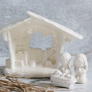 Handgefertigte Krippe: Maria, Josef, Jesuskind - Weihnachtsdeko