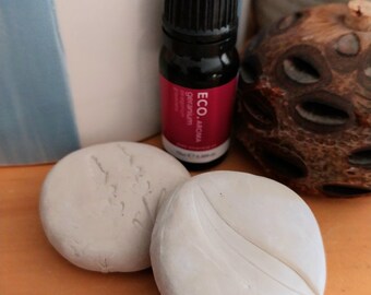 Clay diffuser pebbles