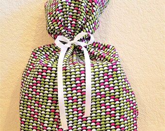 Multi-Color Scallop Gift Bag