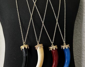 Grand collier en corne, style vintage Y2K, chaîne dorée, pièce tendance