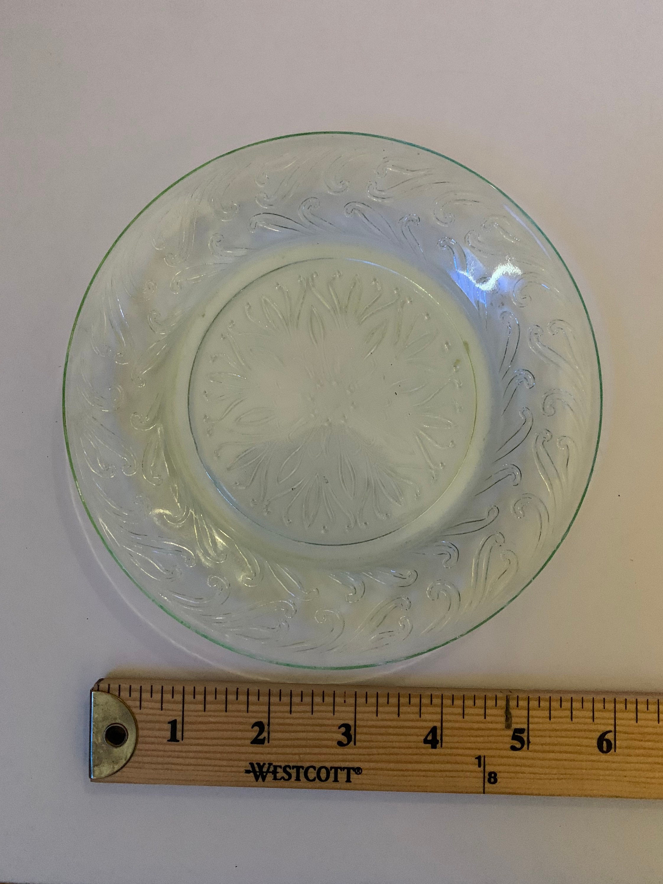 1950年代のヴィンテージウランガラスプレート：花柄、4枚セット - Etsy