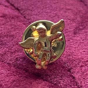 Vintage 1990s Gold Tone Angel pin