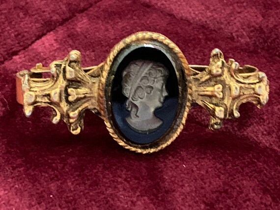 Victorian Style Cameo Scarf Or Shawl Clip Vintage… - image 2