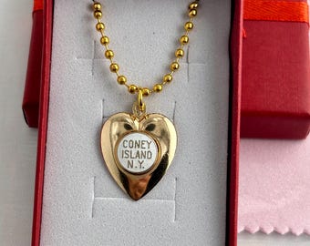 Rare Vintage 1950s Coney Island New York Heart Pendant Enamel Gold Tone 22in. Ball Chain