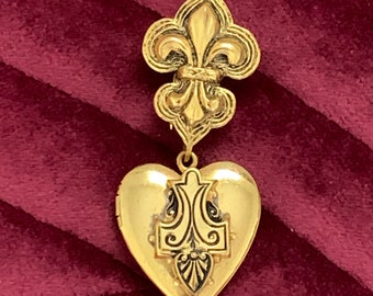 Fleur Di lis and Heart Locket Brooch Pin Gold Tone 1950s Fashion Victorian Style