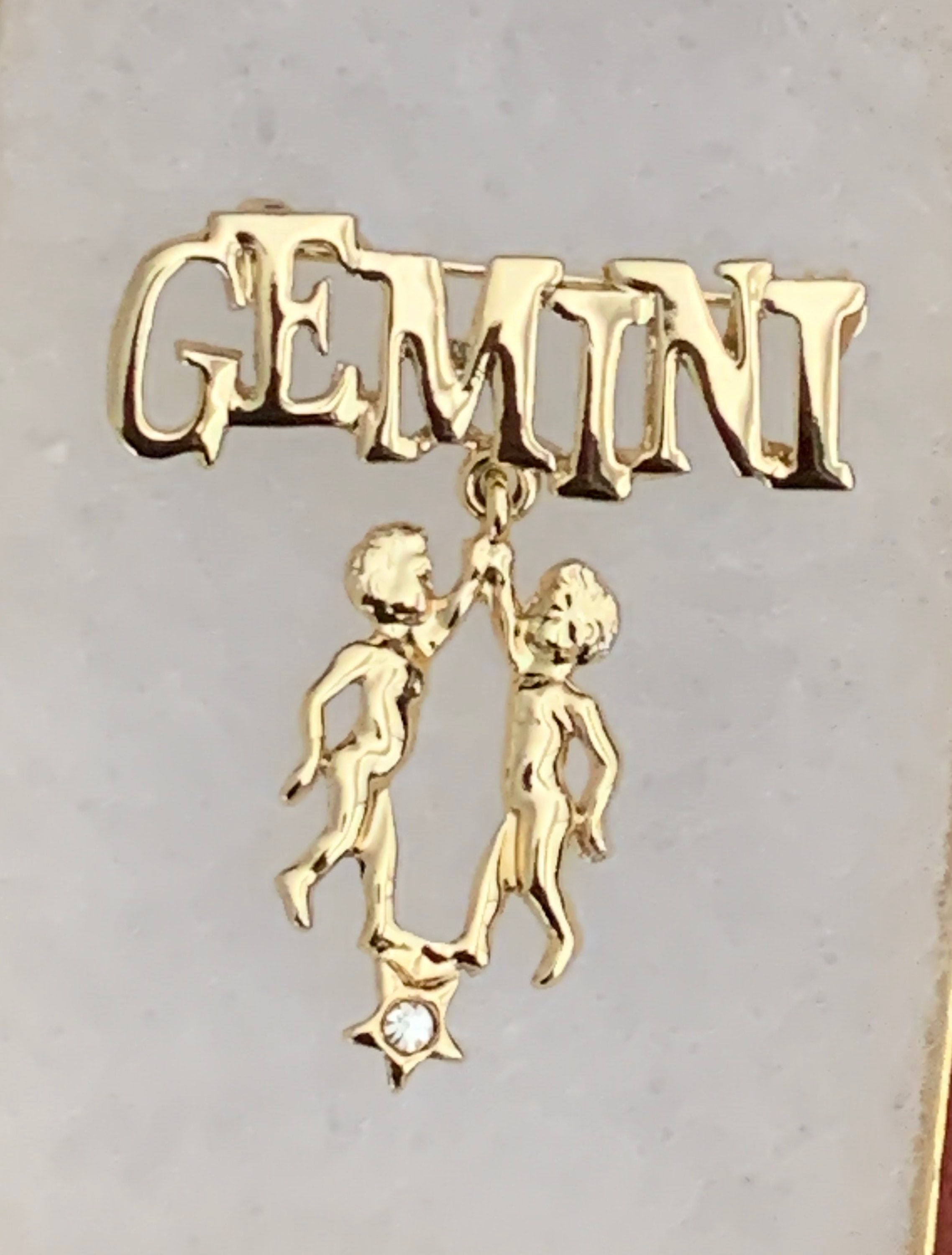 Broche Vintage ZODIAQUE GÉMEAUX - Strass Et étoile - Dimensions 2x3cm - Noire - Neuf Vintage
