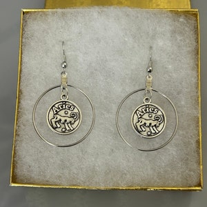 Sternzeichen Ohrringe: Silberfarbener Astrologie Schmuck