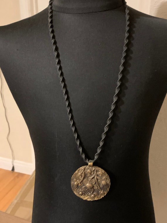 Vintage 1960s Bronze Medallion with Floral Design… - image 7