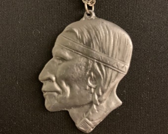 Vintage 1970s Sitting Bull Sioux Chief Necklace Pewter 18in silver tone chain