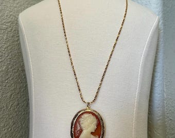 Vintage Cameo Locket Oversized Oval Shape Gold Tone 23in. Chain