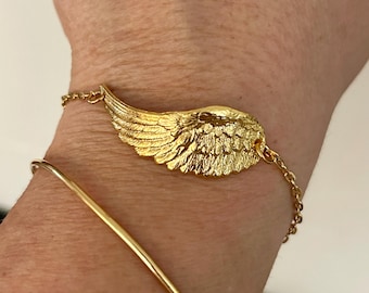 Gold Tone Angel Wing Bracelet - Vintage Y2K Adjustable Chain
