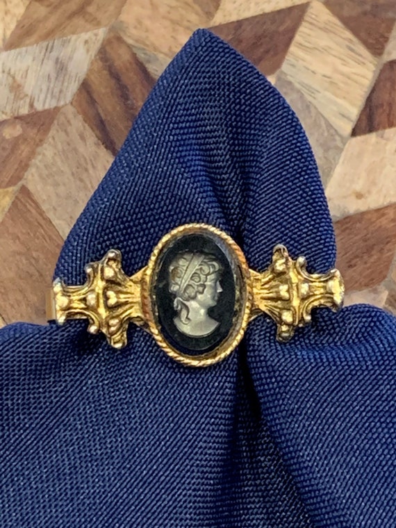 Victorian Style Cameo Scarf Or Shawl Clip Vintage… - image 10