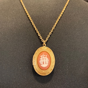 Vintage 1980s Cameo Locket 3 Goddesses Gold Tone 18in. Chain New Old store Stock