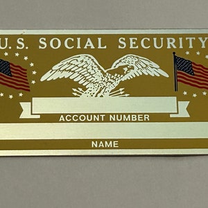 Vintage Name und US Soziale Sicherheit # Metall goldfarbene gravierbare Karte 1960er Jahre New Old Stock enthält 1 Karte (Gravur nicht enthalten)