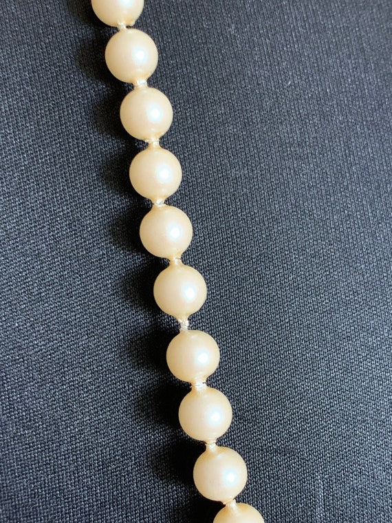 Vintage 1980s Long strand of Faux Pearls 28inch - image 7