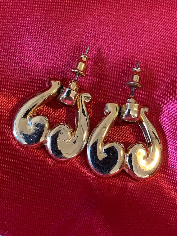 Beautiful Art Deco style Earrings Hinged vintage