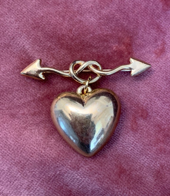 Heart with Love Knot and Arrow Brooch/Pin Gold To… - image 1