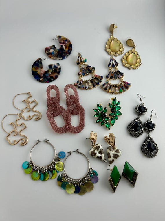 Vintage Y2K Earring Lot includes 10 pairs plus 2 bonus pairs and a ring. For Pierced Ears View 5