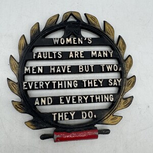 Vintage MOTTO Trivet Wreath & Rolling Pin “Women’s Faults are Many… Humorous Retro