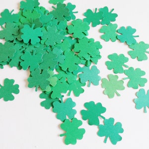 Porte-bonheur artisanal en papier embellissements feuilles feuillage album éphémères trèfles à quatre feuilles fabrication de cartes toppers décorations fournitures créatives