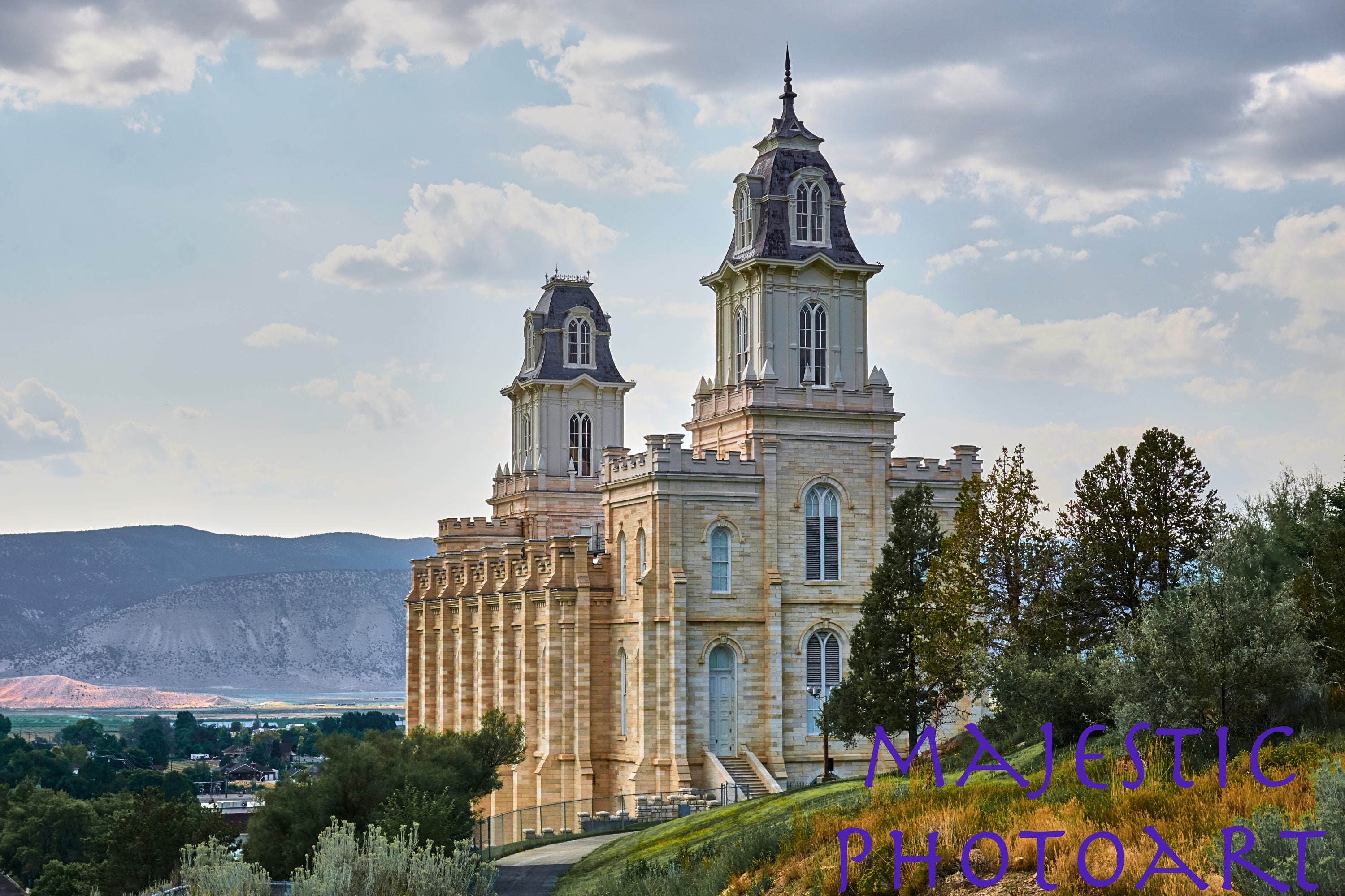 Manti Utah LDS Temple Photograph in the Distance-instant Digital