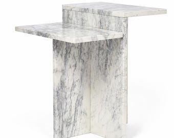 バイオレットの縞模様の大理石のアクセントテーブル、モダンな石のサイドテーブル