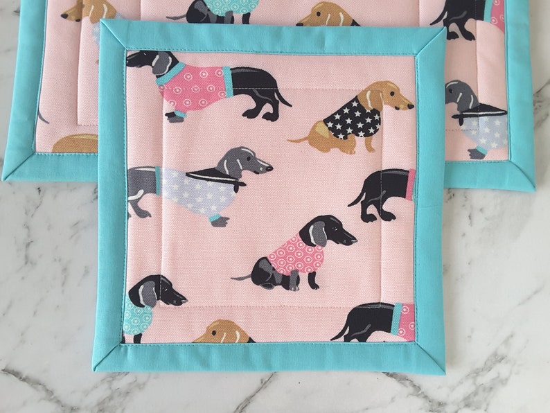 Dachshund Gifts Pink Oven Gloves Dachshund Decor Sausage Dog Cooking Gifts Dachshund Oven Mitt and Hot Pad Set Wiener Dog