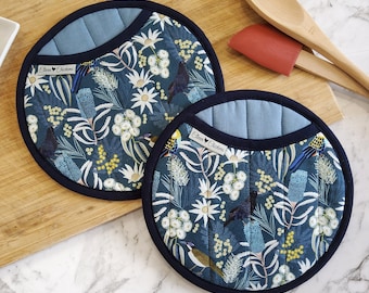 Dark Blue Round Potholder Set with Australian Birds and Flora - Jocelyn Proust Potholders - Australian Kitchen Decor - Mother's Day Gifts