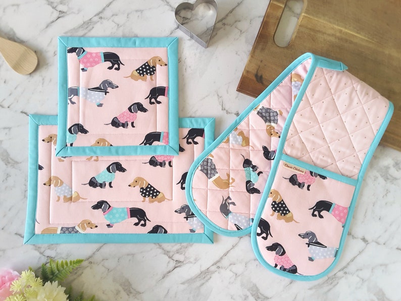 Dachshund Gifts Pink Oven Gloves Dachshund Decor Sausage Dog Cooking Gifts Dachshund Oven Mitt and Hot Pad Set Wiener Dog