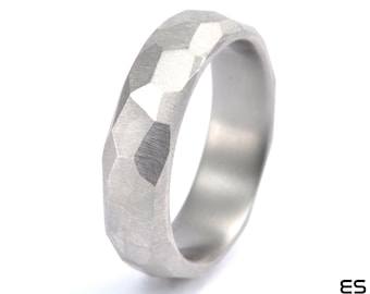 Handmade Titanium wedding ring, wedding band for Men and women, contemporary elegant minimalist ring, facets ring,titanium ring allergy free