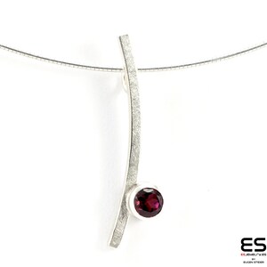 Handmade 925 Sterling Silver Pendant with 5mm round Rhodolite Garnet gemstone minimalist geometrical design Katana collection