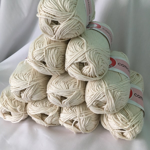 Dishcloth cotton. Craft cotton. 100% cotton. 100g ball. White and natural. Makes perfect dishcloths. Knitting and Crochet.