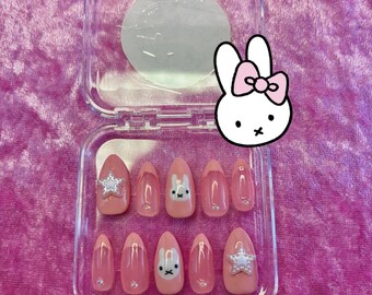 coquette nijntje druk op de nagels