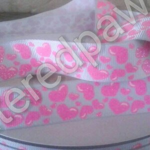7/8&quot; Valentine&#39;s Pink Hearts on Light Grey Grosgrain Ribbon