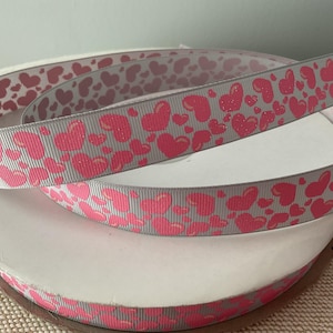 7/8&quot; Mini Pink Hearts on Light Grey Grosgrain Ribbon By The Yard