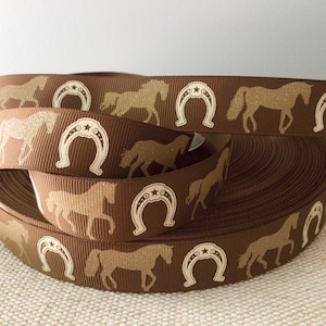 7/8&quot; paarden en hoefijzers op bruin grosgrain lint op maat gesneden