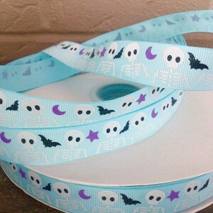 7/8" Halloween-skeletten op lichtblauw grosgrain lint
