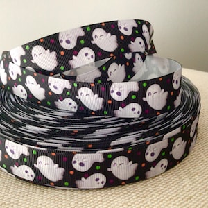 7/8 ”Halloween Geister auf schwarzem Ripsband