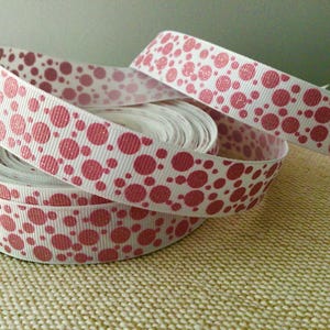 7/8 ”Mini Rosa Glitzer Punkte auf Weiß Ripsband