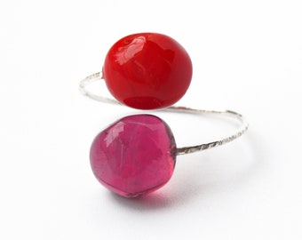 Anillo de vidrio Murano y plata 925.  Colección Minidu cristal rojo y rosa