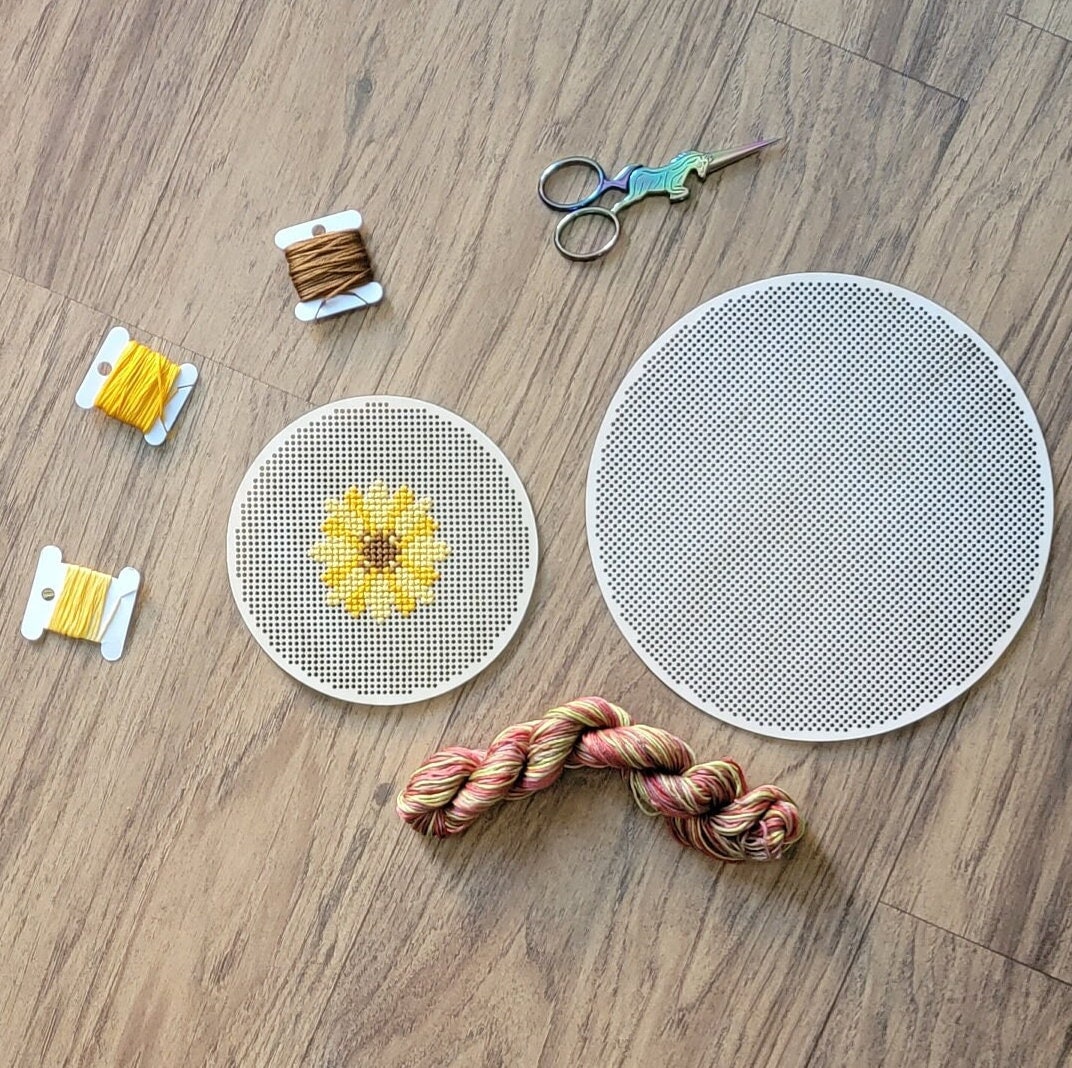 4 Pieces Embroidery Hoops Circle Imitated Wood Display Frame Plastic 3.2  Inch