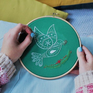 Christmas Dove Embroidery Kit for Beginner Craft Kit Gift for Friend Beginner Embroidery Kit Gift DIY Creative Gift Mindful Craft Set