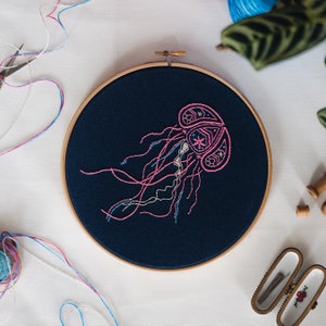 Jellyfish Embroidery Kit, Craft Kit for Beginners, Paisley Hoop Art, Modern Needlework Set, Nature Lovers Gift, DIY embroidery pattern