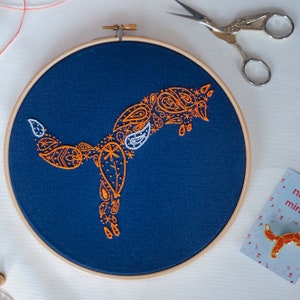 Fox Embroidery Kit, Craft Kit for Beginners, Paisley Hoop Art, Modern Needlework Set, Animal Lovers Gift, DIY embroidery pattern