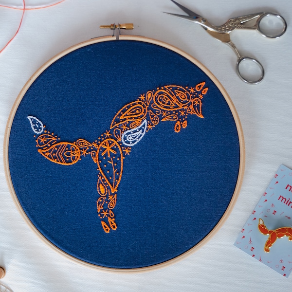 Fox Embroidery Kit, Craft Kit for Beginners, Paisley Hoop Art, Modern Needlework Set, Animal Lovers Gift, DIY embroidery pattern