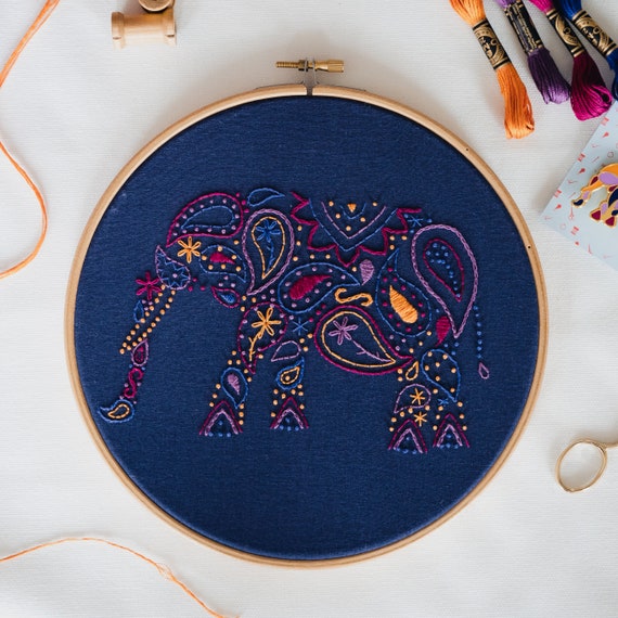 Elephant Embroidery Kit, Craft Kit for Beginners, Paisley Hoop Art, Modern  Needlework Set, Animal Lovers Gift, DIY Embroidery Pattern 