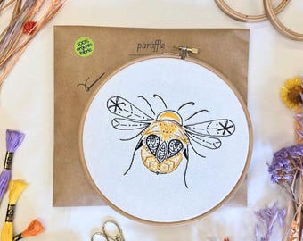 Beginner Bee Embroidery Kit, 8-Inch Organic Cotton DIY Craft Set