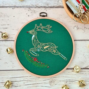 Reindeer Banner Embroidery Kit, Craft Kit for Beginners, Christmas Decoration DIY banner kit, Modern Needlework, Hand Embroidery Kit image 4